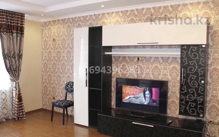 1-бөлмелі пәтер · 50 м² · 5/9 қабат, мкр Сары Арка, Жарбосынова 71, бағасы: 31 млн ₸ в Атырау — фото 2