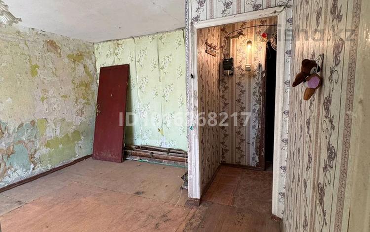 1-комнатная квартира · 30 м² · 2/5 этаж, Майкудук, Майкудук, 12й микрорайон 45 за ~ 6.4 млн ₸ в Караганде, Алихана Бокейханова р-н — фото 2
