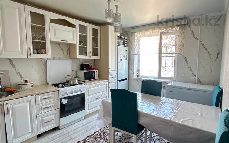 4-комнатная квартира · 93.4 м² · 8/9 этаж, мкр 12 за 31 млн ₸ в Актобе — фото 5