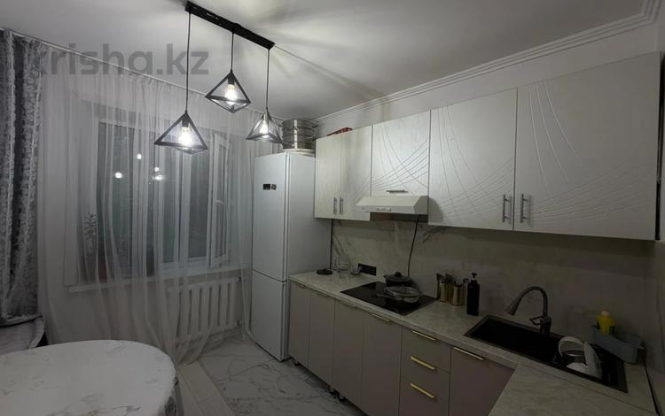 3-бөлмелі пәтер · 64 м² · 2/5 қабат, Степной 2 ш/а., бағасы: 28.5 млн ₸ в Караганде, Казыбек би р-н — фото 6