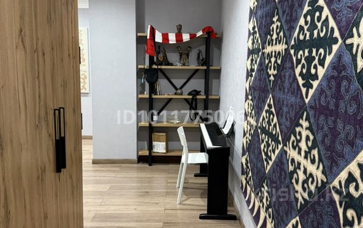 3-бөлмелі пәтер · 88.3 м² · 1/10 қабат, Абая 26, бағасы: 38 млн ₸ в Атырау — фото 2