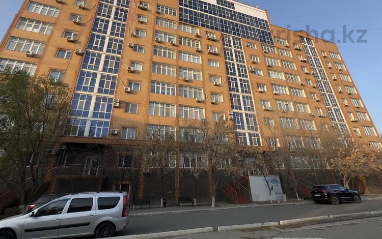 2-бөлмелі пәтер · 65.4 м² · 6/9 қабат, Ауэзова 31, бағасы: 29.5 млн ₸ в Атырау, мкр Жилгородок — фото 2