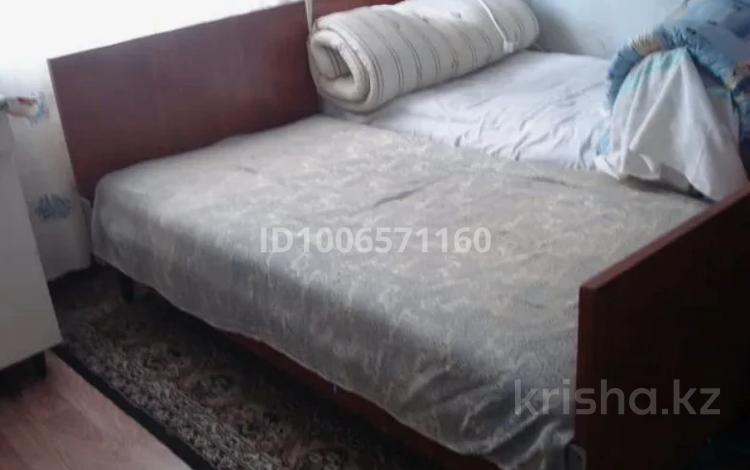 1 бөлме · 13 м², Серикбаева 1/1, бағасы: 135 000 ₸ в Усть-Каменогорске — фото 2