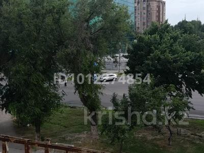 3-бөлмелі пәтер · 65 м² · 4/5 қабат, Рысбек батыр көш. 2А, бағасы: 130 000 ₸ в Таразе