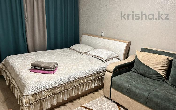 1-комнатная квартира, 34 м² по часам, Казахстан за 2 500 〒 в Усть-Каменогорске — фото 2