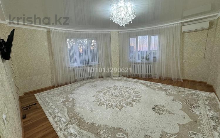 2-комнатная квартира · 74.1 м² · 3/9 этаж, Мурата Монкеулы 105 за 25.5 млн ₸ в Уральске — фото 2