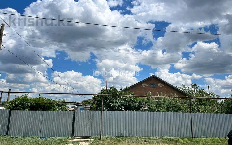 Отдельный дом · 4 комнаты · 106 м² · 10 сот., Акжайк 4 за 8 млн ₸ в Пугачеве — фото 2