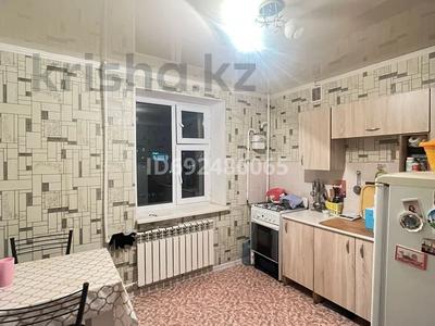 1-бөлмелі пәтер, 32 м², 7/9 қабат, мкр 5 98к5, бағасы: ~ 8.5 млн 〒 в Актобе, мкр 5