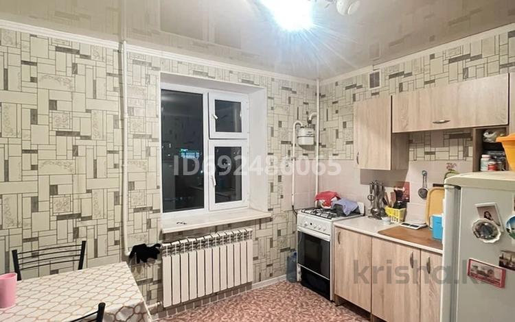 1-бөлмелі пәтер, 32 м², 7/9 қабат, мкр 5 98к5, бағасы: ~ 8.4 млн 〒 в Актобе, мкр 5 — фото 2