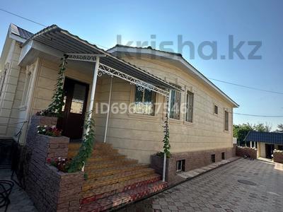 Продажа домов и дачи в Абай обл.: Отдельный дом · 5 комнат · 250 м² · 8 сот., Фрунзе 148 — Областное ГАИ за 100 млн 〒 Отдельный дом · 5 комнат · 250 м² · 8 сот., Фрунзе 148 — Областное ГАИ за 100 млн 〒 в Семее, мкр Красный Кордон