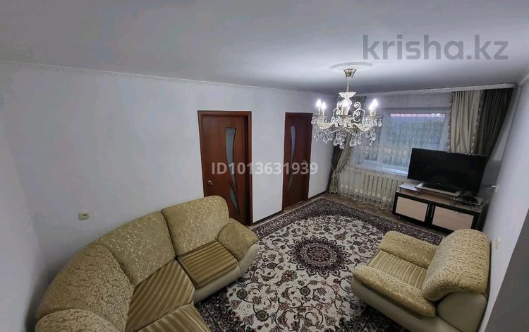 4-бөлмелі пәтер · 64 м² · 2/6 қабат, 15-шағынаудан, Майкудук, 15й микрорайон — Сош №61, бағасы: 13 млн ₸ в Караганде, Алихана Бокейханова р-н — фото 2