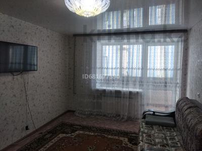 2-комнатная квартира, 55 м², 4/9 этаж помесячно, Алии Молдагуловой 42 за 120 000 〒 в Актобе