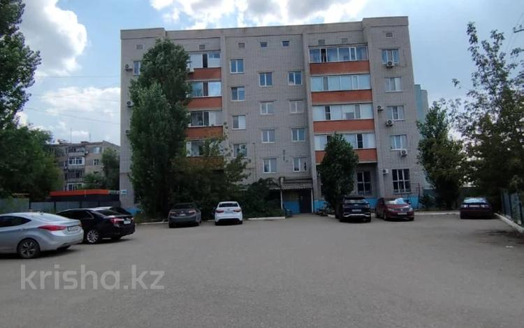 4-бөлмелі пәтер · 109 м² · 2/5 қабат, Авиагородок 22б, бағасы: 28.5 млн ₸ в Актобе, мкр Авиагородок — фото 5