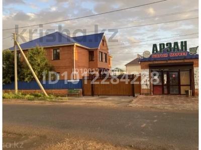 Отдельный дом · 6 комнат · 250 м² · , Мунайтпасов 56 — Жолдың бойы за 36 млн ₸ в Атырау, мкр Мирас