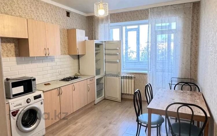 1-комнатная квартира · 45 м² · 2/5 этаж, мкр 4 за 120 000 ₸ в Уральске — фото 2