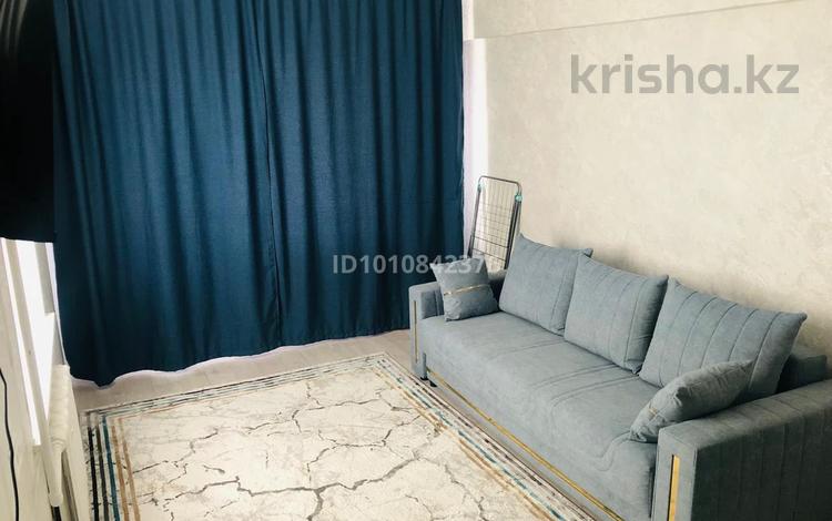 1-комнатная квартира · 62 м² · 3/5 этаж, 3 микр 20 за 10 000 〒 в Балхаше — фото 2