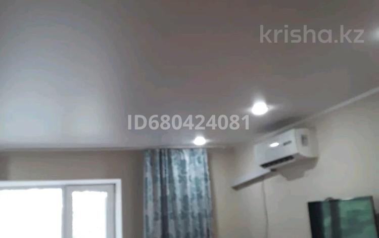 1-комнатная квартира · 38 м² · 2/5 этаж, мкр 4 38 за 8 000 ₸ в Уральске — фото 12