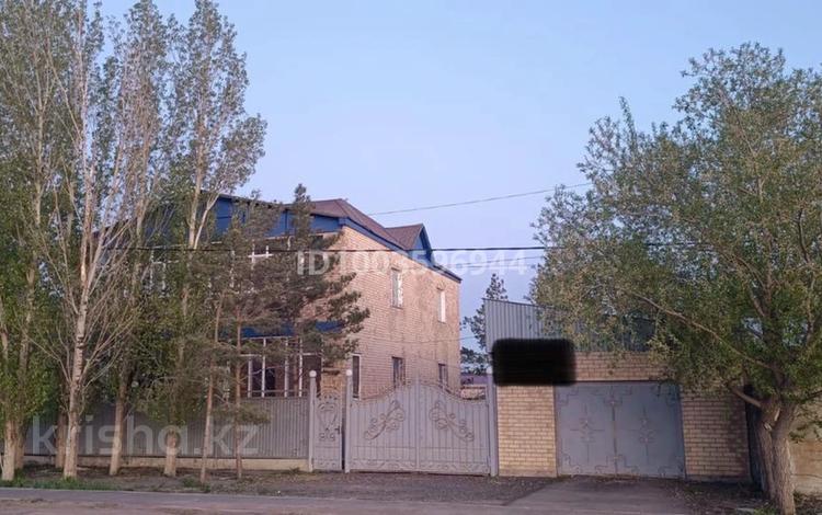Отдельный дом · 6 комнат · 230 м² · 10 сот., мкр Уркер — 69 школа, 12 поликлиника, детский сад за 85 млн ₸ в Астане, Нура р-н — фото 2
