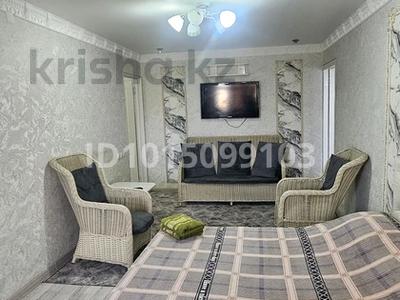 2-бөлмелі пәтер · 53 м² · 2/5 қабат, Айбергенова 1а, бағасы: 18 000 ₸ в Шымкенте, Аль-Фарабийский р-н