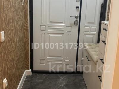 Продажа квартир в Карагандинской обл.: 5-комнатная квартира · 102 м² · 3/5 этаж, Майкудук, мкр Голубые пруды — Школа 77 за 53 млн 〒 5-комнатная квартира · 102 м² · 3/5 этаж, Майкудук, мкр Голубые пруды — Школа 77 за 53 млн 〒 в Караганде, Алихана Бокейханова р-н