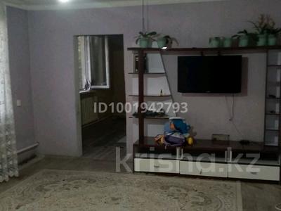 Аренда домов или дач в Алматинской обл.: Отдельный дом · 4 комнаты · 156 м², 10 линия 256 — Футбольное поле за 180 000 〒 Отдельный дом · 4 комнаты · 156 м², 10 линия 256 — Футбольное поле за 180 000 〒 в
