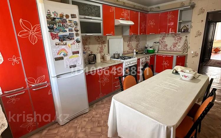 3-комнатная квартира · 86 м² · 5/9 этаж, мкр Болашак — Богенбай батыра за 25.5 млн 〒 в Актобе — фото 2