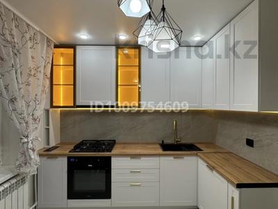2-бөлмелі пәтер · 54 м² · 2/5 қабат, мкр 8, Братьев Жубановых, бағасы: 350 000 ₸ в Актобе
