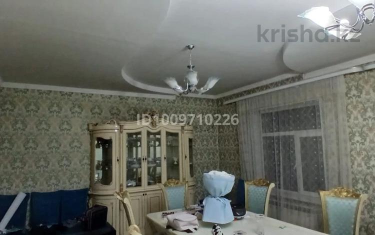 Отдельный дом · 8 комнат · 190 м² · 8 сот., мкр Самал-1, улица МУХАМЕДЖАН ТЫНЫШБАЕВА 7 — Рыскулова за 55 млн ₸ в Шымкенте, Абайский р-н — фото 2