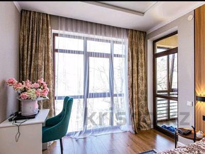 5-комнатная квартира · 232 м² · 1/2 этаж, Олимпийская за 2.2 млн 〒 в Алматы, Медеуский р-н