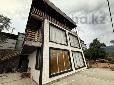 Дача · 4 комнаты · 240 м² · 7 сот., мкр Каменское плато за 105 млн ₸ в Алматы, Медеуский р-н
