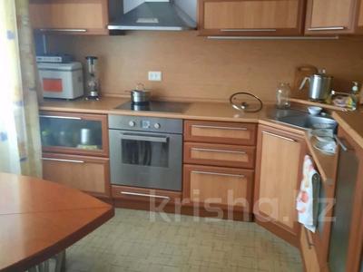 3-бөлмелі пәтер · 71 м² · 2/5 қабат, казыбек би 30, бағасы: 32 млн ₸ в Усть-Каменогорске