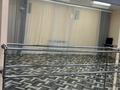Помещение с ремонтом 350 кв.м · 350 м², бағасы: 50 млн 〒 в Актобе, мкр. Алтын орда — фото 4