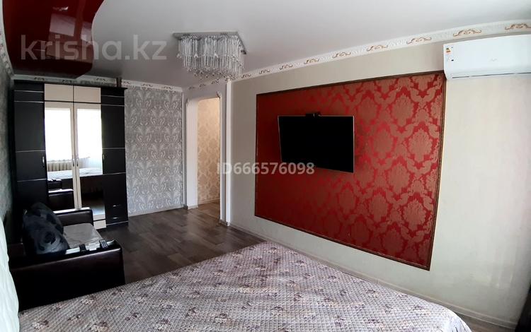 1-комнатная квартира, 35 м², 3/5 этаж по часам, Лермонтова 91 за 1 000 〒 в Павлодаре — фото 13