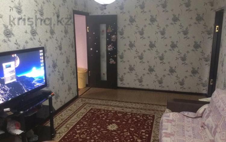 2-комнатная квартира, 45 м², 4/4 этаж помесячно, мкр №3 45 за 200 000 〒 в Алматы, Ауэзовский р-н — фото 2