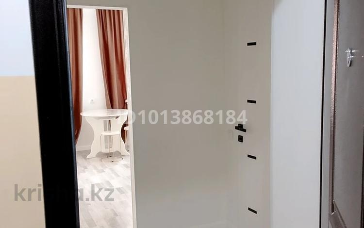 1-бөлмелі пәтер · 27 м² · 2/3 қабат, мкр Уркер, Сыпыра жырау, бағасы: 12.7 млн ₸ в Астане, Нура р-н — фото 2