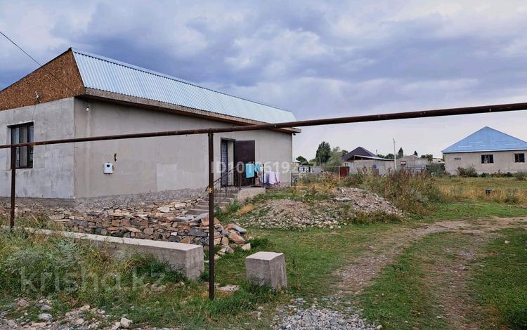 Отдельный дом · 2 комнаты · 70 м² · 10 сот., Массив Нұр 64 — Құмжота мектеп көшесі за 11 млн ₸ в Бурыл — фото 2