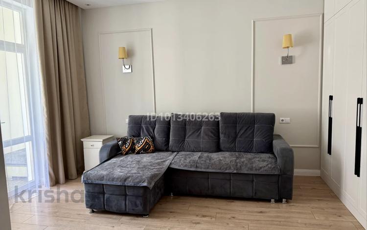 1-комнатная квартира · 37 м², Туран за 260 000 ₸ в Астане, Нура р-н — фото 2