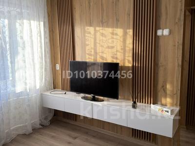 1-комнатная квартира · 30.4 м² · 3/5 этаж, Пришахтинск, Зелинского — Возле супермаркета Южный за 10 000 〒 в Караганде, Алихана Бокейханова р-н