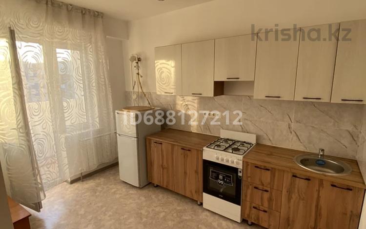 1-комнатная квартира, 39 м², 9/9 этаж помесячно, мкр Жас Канат, ПК Кунаева 336/1 — ул. Хмельницкого