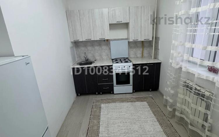 1-комнатная квартира · 46 м² · 3/9 этаж, мкр Береке за 130 000 〒 в Атырау — фото 2