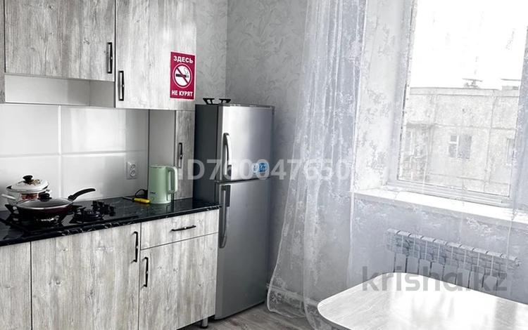 1-бөлмелі пәтер · 44 м² · 5/5 қабат, Б АБАЯ 53 В — Аргын кенсарай, бағасы: 12 000 ₸ в  — фото 3
