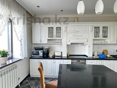4-комнатная квартира · 160 м² · 2/5 этаж, Умай ана за 105 млн ₸ в Астане, Нура р-н