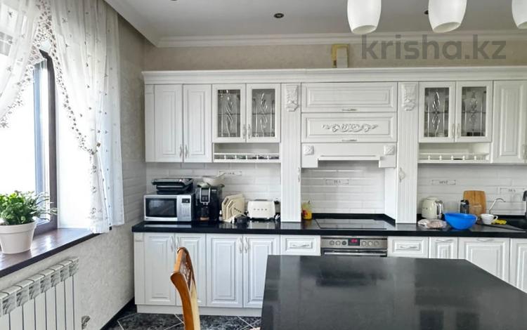 4-комнатная квартира · 160 м² · 2/5 этаж, Умай ана за 105 млн ₸ в Астане, Нура р-н — фото 4
