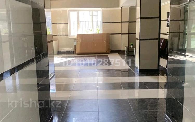 3-бөлмелі пәтер · 92 м² · 15/25 қабат, мкр 11 112в, бағасы: 16.5 млн 〒 в Актобе — фото 9