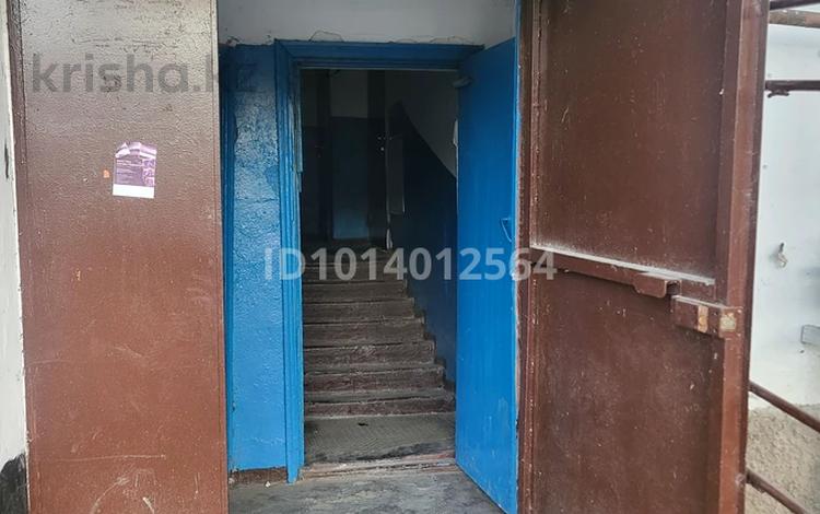 2-комнатная квартира · 40 м² · 1/3 этаж, Валиханова 33 — Магазин Табыс за 8 млн ₸ в Макинске — фото 3