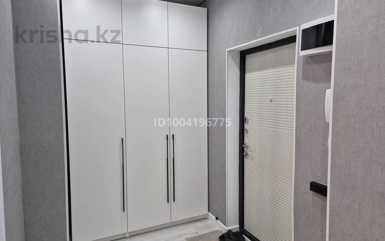 1-бөлмелі пәтер · 42 м² · 3/9 қабат, мкр Нурсая, Елорда. 6 Б, бағасы: 250 000 ₸ в Атырау — фото 2