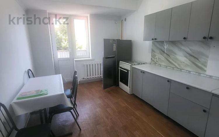 2-бөлмелі пәтер · 64 м² · 2/3 қабат, Жетису Сазы 16, бағасы: 140 000 ₸ в Талдыкоргане — фото 2