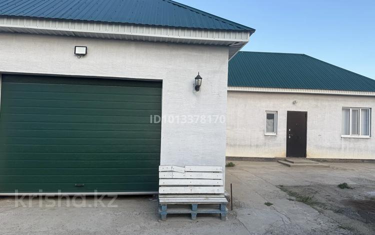Үйдің бір бөлігі · 4 бөлме · 200 м² · , мкр Байтак-2, 6 18 — Сартай батыр, бағасы: 55 млн ₸ в Атырау — фото 2