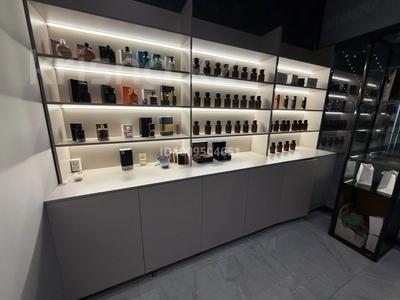 Готовый бизнес Парфюм еще можете добавить ассортимент · 10 м², бағасы: 5.5 млн 〒 в Шымкенте, Аль-Фарабийский р-н
