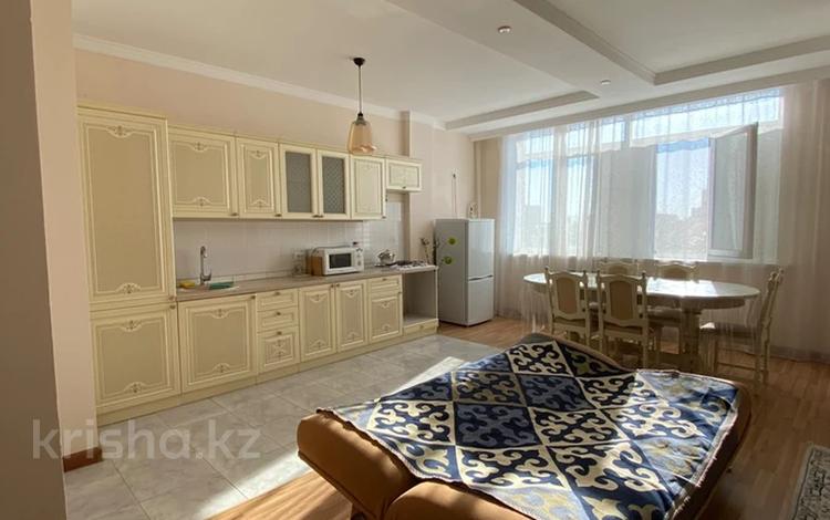 2-бөлмелі пәтер · 73 м² · 4/5 қабат, Центральный ш/а., Гурьевская 6б, бағасы: 28 млн ₸ в Атырау, мкр Центральный — фото 2